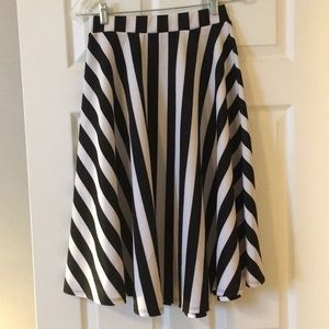 Black and white stripe a line midi skirt